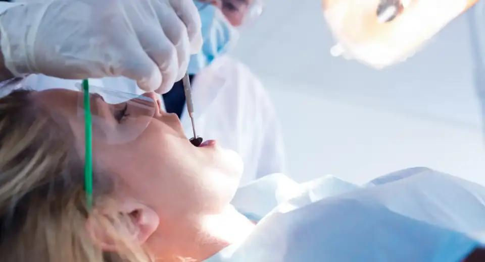 Zahnarzt und MKG Chirurgie